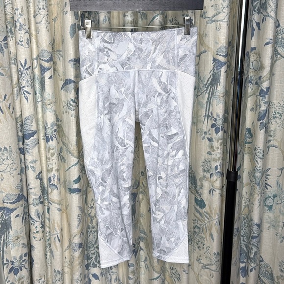 lululemon athletica Pants - Lululemon cropped white snakeskin leggings